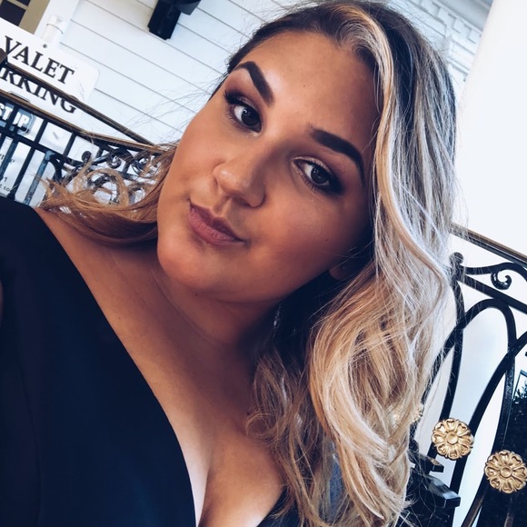 Meet your Posher, Isabella - Picture 1 of 1